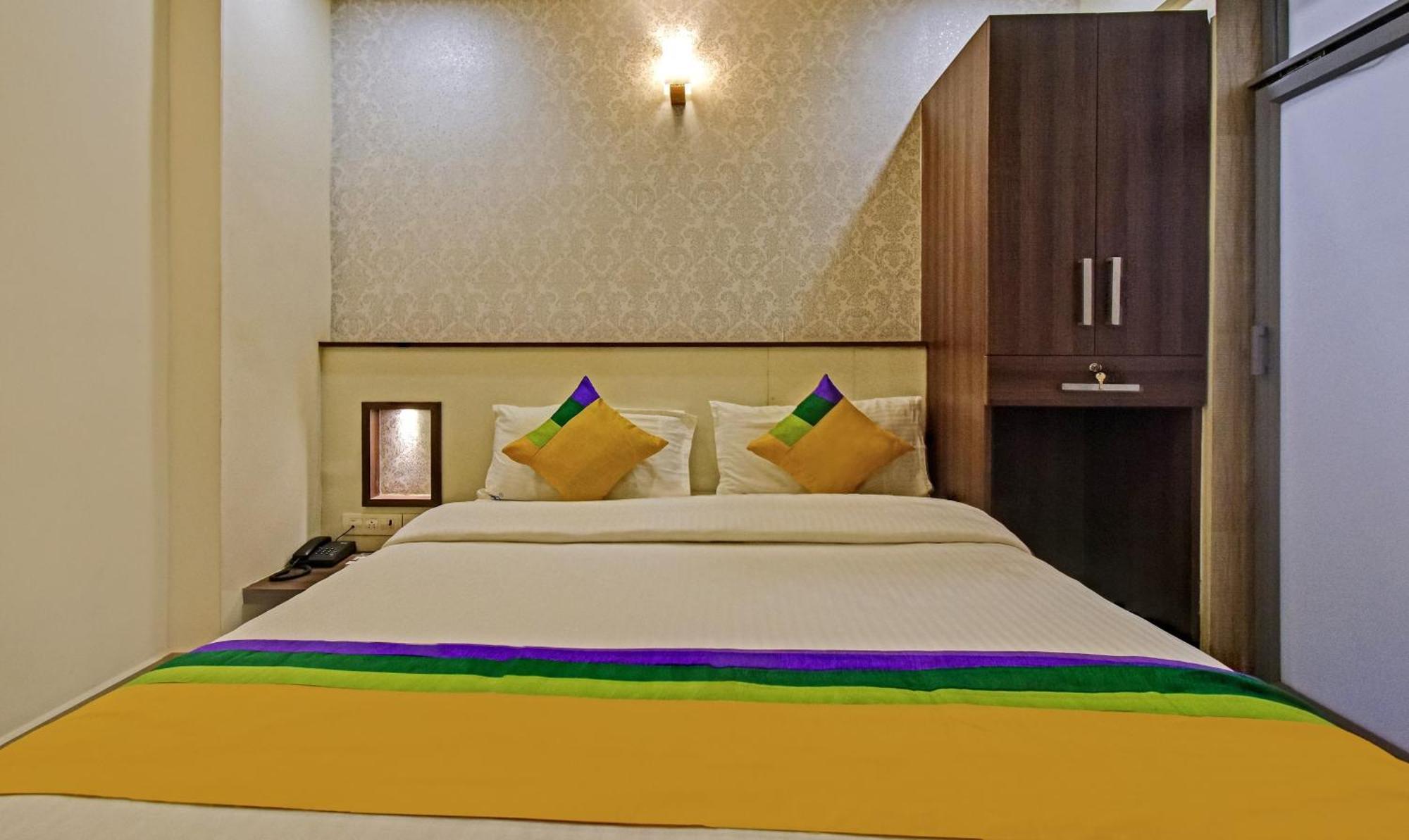 Itsy Hotels Deluxe Inn Chennai Exterior foto